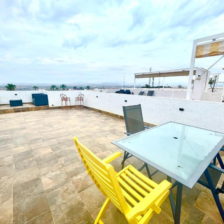 Ático reformado Gran Alacant - Two-Bedroom Apartment - 4