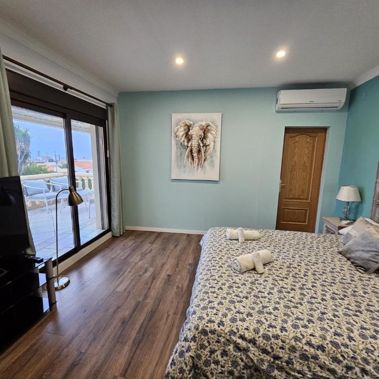 Luxury Villa - pool, hot tub, aircon, TVs, home cinema, office, Gbit Internet, sports equipment - Villa - 13