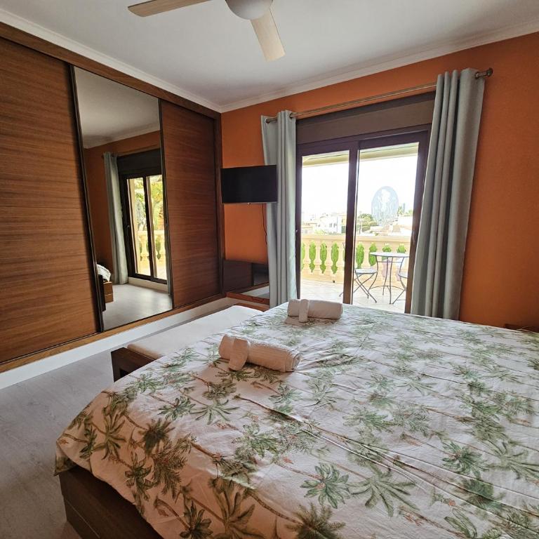 Luxury Villa - pool, hot tub, aircon, TVs, home cinema, office, Gbit Internet, sports equipment - Villa - 22