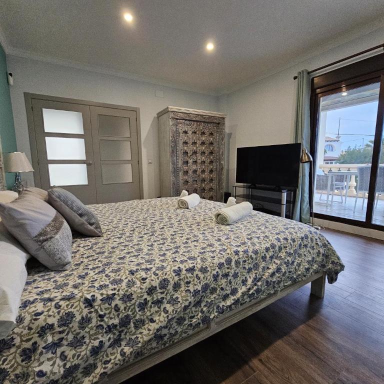 Luxury Villa - pool, hot tub, aircon, TVs, home cinema, office, Gbit Internet, sports equipment - Villa - 14
