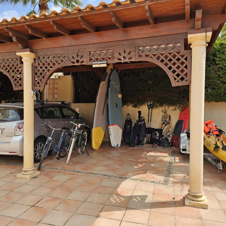 Luxury Villa - pool, hot tub, aircon, TVs, home cinema, office, Gbit Internet, sports equipment - Villa - 33