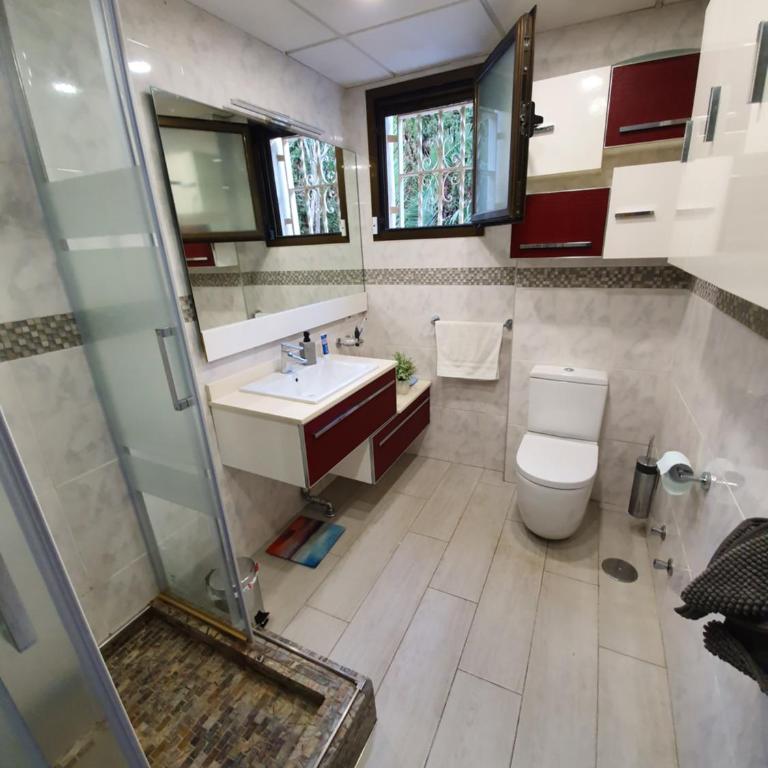 Luxury Villa - pool, hot tub, aircon, TVs, home cinema, office, Gbit Internet, sports equipment - Villa - 31