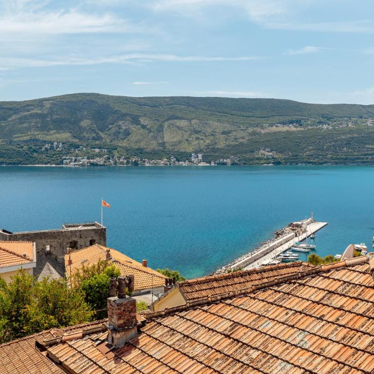 Guesthouse Villa Stari Grad - Dvokrevetna Soba sa Bračnim Krevetom i Balkonom - 7