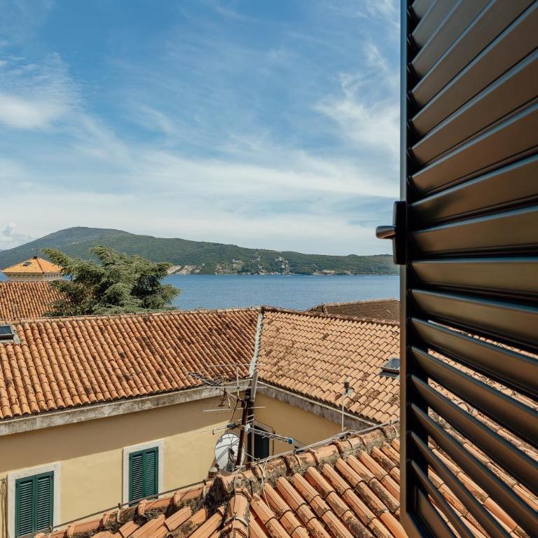 Guesthouse Villa Stari Grad - Trokrevetna Soba sa Pogledom na More - 2