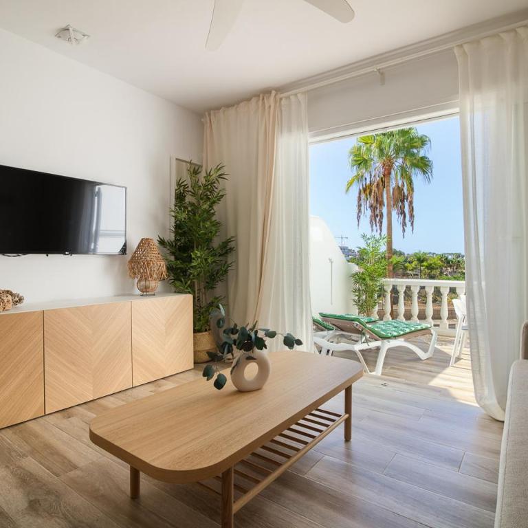 Apartment with balcony - Sunny Holidays Tenerife - Two-Bedroom Apartment - 2