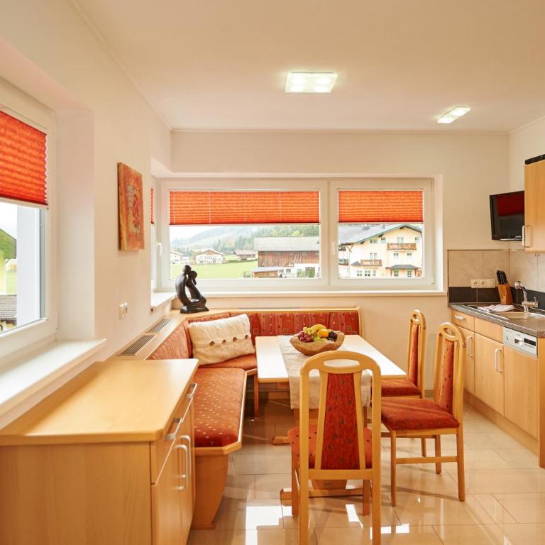 Ferienhaus Astrid - Apartment mit 2 Schlafzimmern und Balkon - 2