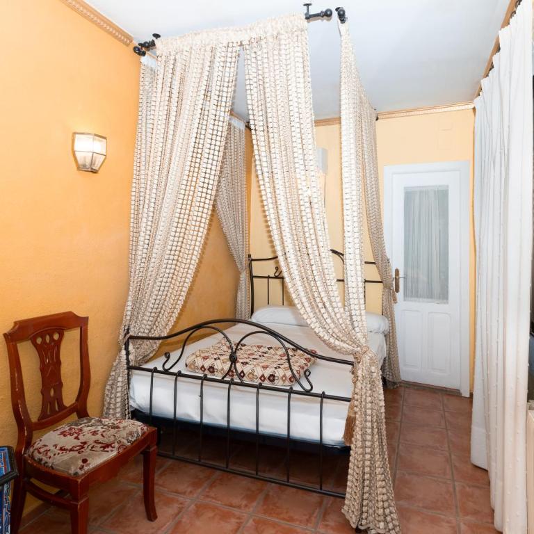 Safestay Cordoba Mezquita Catedral - Habitación Doble con baño privado - 6