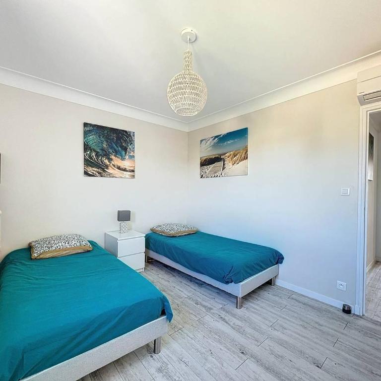 Lumineux T3 climatisé près de la plage des Lecques, avec double terrasse et parking. - FR-1-770-22 - Appartement - 12