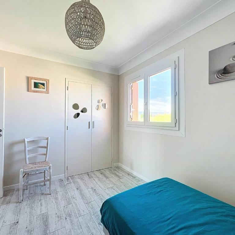 Lumineux T3 climatisé près de la plage des Lecques, avec double terrasse et parking. - FR-1-770-22 - Appartement - 13
