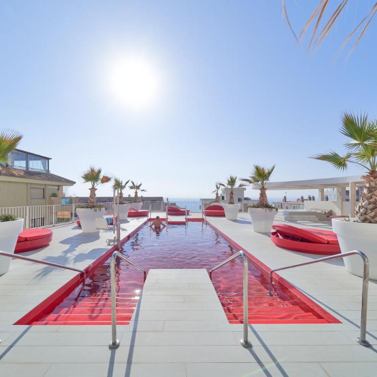 Amazing sea view from the comfort of the jacuzzi - Two-Bedroom Apartment - 25