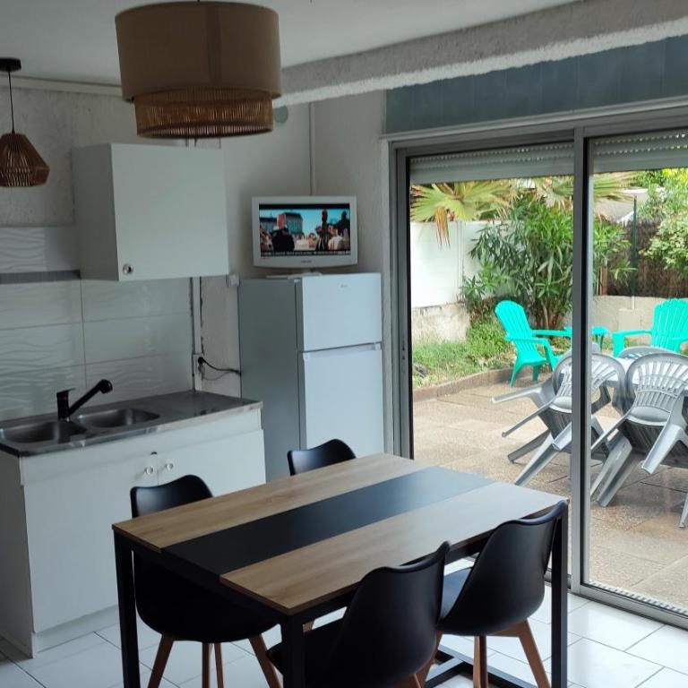 T2 RDC avec Jardin, Cap d'Agde, Secteur Falaise, 100 m plage, Clim, WIFI, Parking - Apartment mit 1 Schlafzimmer - 3