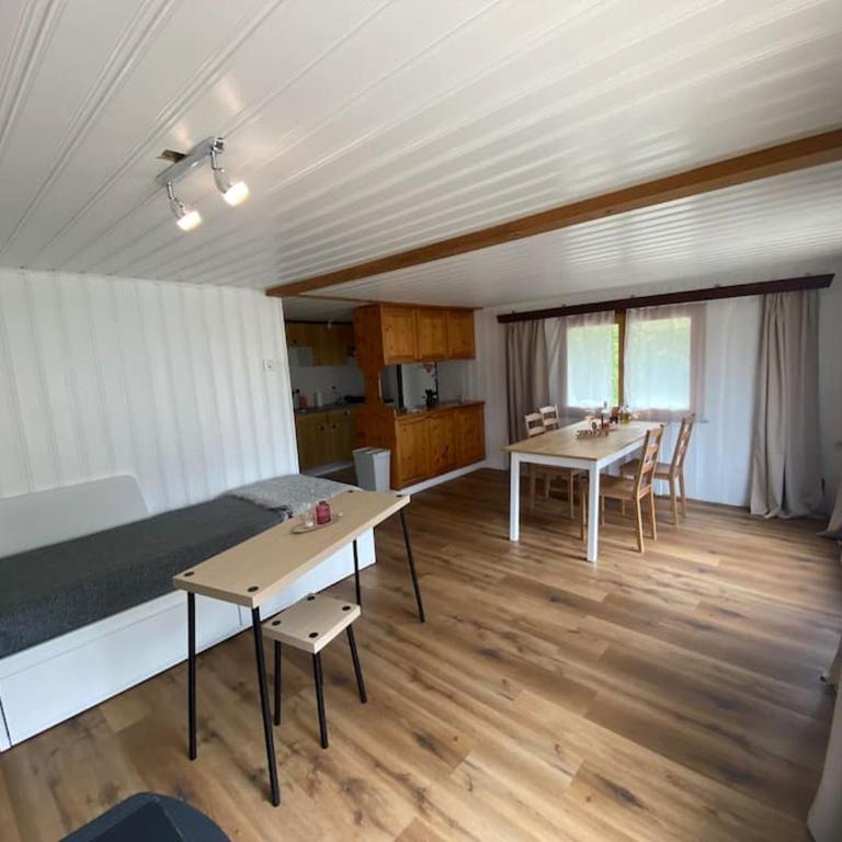 Cozy 2-Bedroom Bungalow - Two-Bedroom House - 41