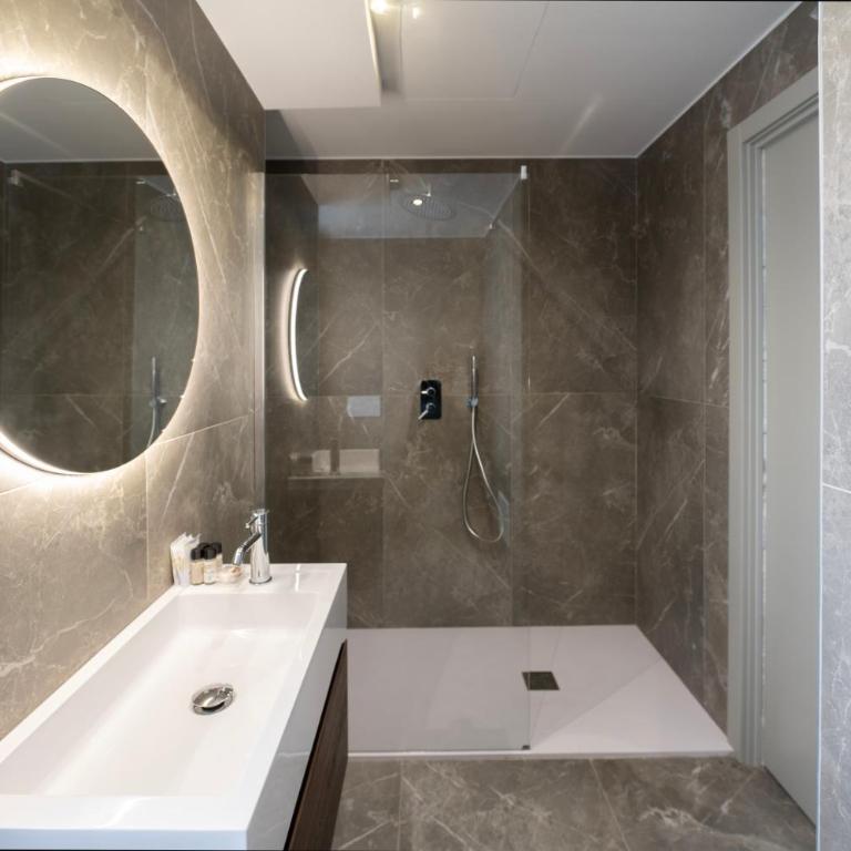 Hotel Carlton - Junior Suite - 8