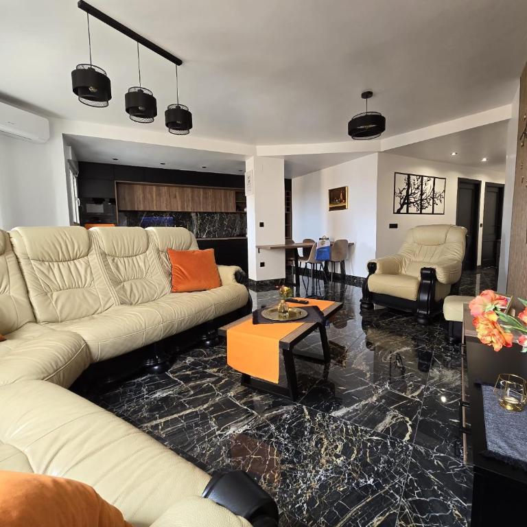 Paralela Estocolmo - Front Sea View - Two-Bedroom Apartment with Balcony and Sea View - 16