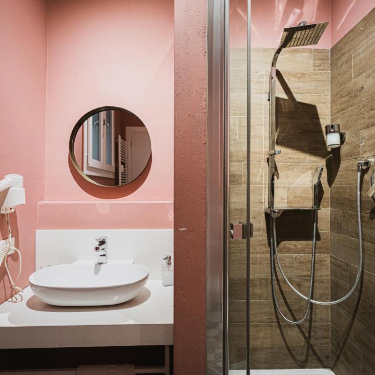 TORTE & LINI - Camera Standard con Bagno Privato Esterno - 6