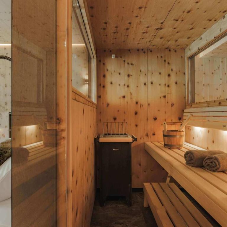 Sportresidenz Zillertal - 4 Sterne Superior - Junior Suite mit Sauna - 5