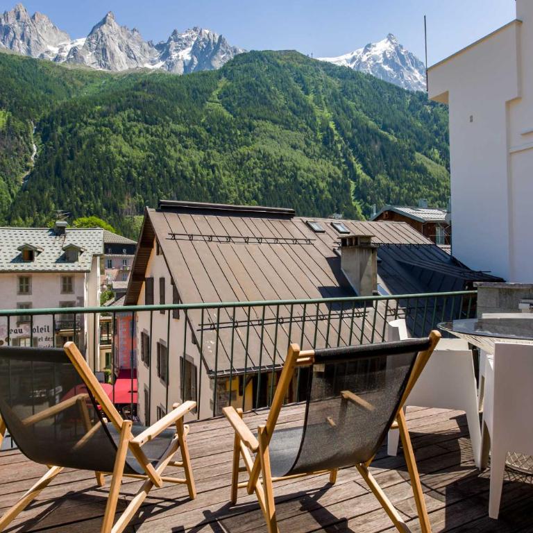 Le Bartavel Apartment - Chamonix All Year - Three-Bedroom Apartment - 1