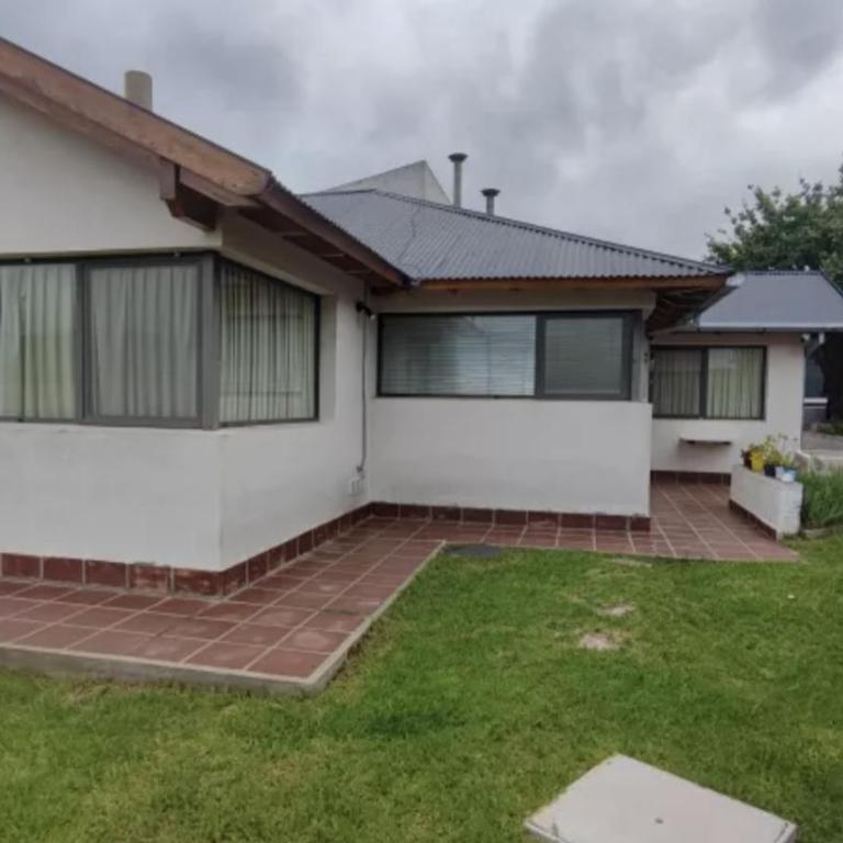 Amplia casa en La Falda - Casa - 2