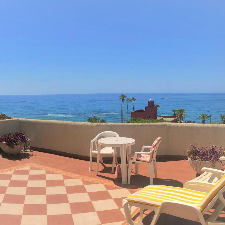 Deluxe Front Sea View Apartment Large Terrace - One-Bedroom Apartment with Sea View and Terrace - 3