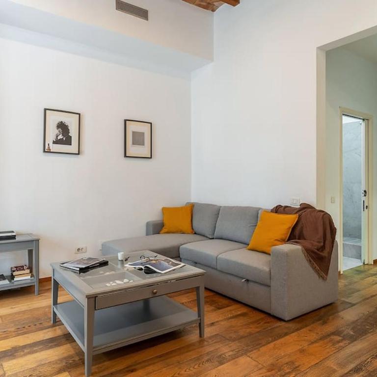Canela Homes BARCELONA LIGHT - Three-Bedroom Apartment - 5