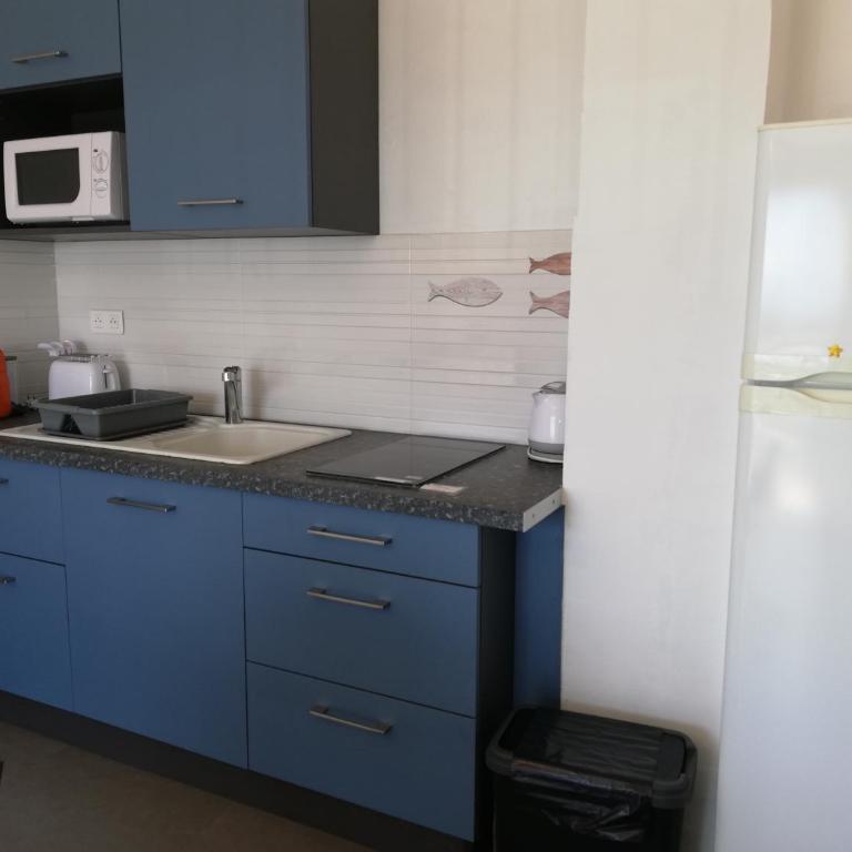 Superbe appartement avec vue sur mer et port, parking privé - One-Bedroom Apartment - 9