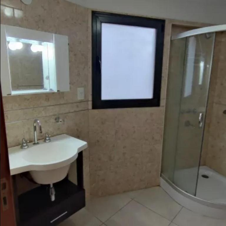 Amplia casa en La Falda - Casa - 9