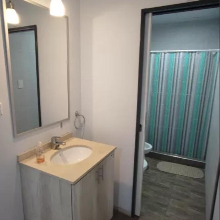 Amplia casa en La Falda - Casa - 8