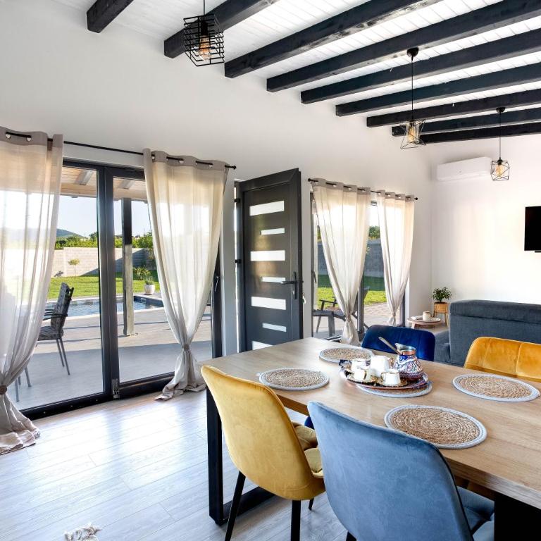 Villa Amelia - Two-Bedroom House - 10