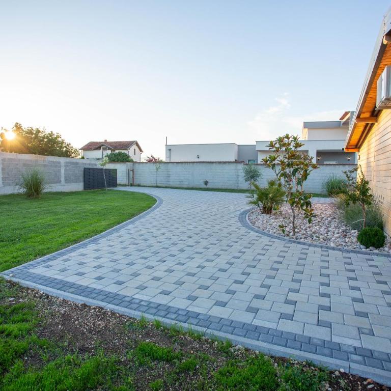 Villa Amelia - Two-Bedroom House - 24
