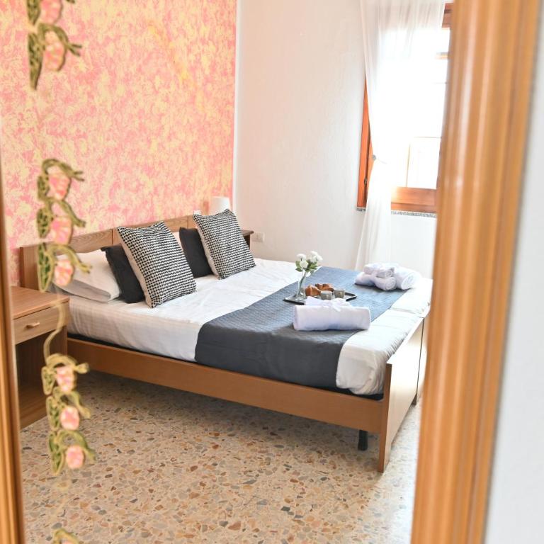 IzzHome Central Apartment - Camera Matrimoniale con Bagno Privato - 12