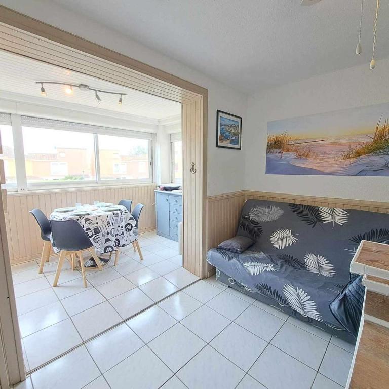 Appartement 2 Pièces avec Piscine, Parking Privé et Proche Plage pour 4 Personnes - FR-1-326-820 - Apartment - 6