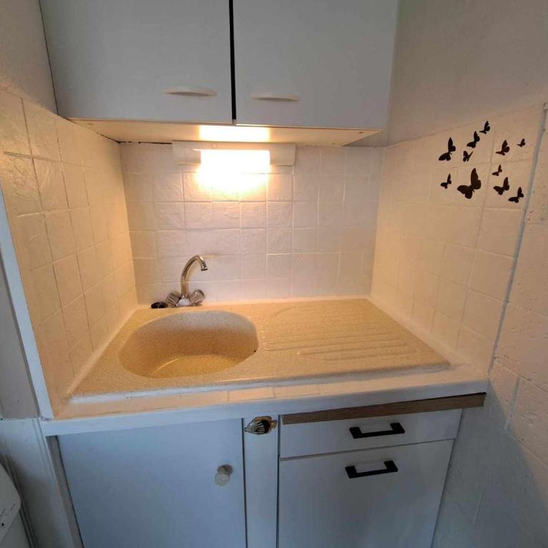 Appartement 2 Pièces avec Piscine, Parking Privé et Proche Plage pour 4 Personnes - FR-1-326-820 - Apartment - 7