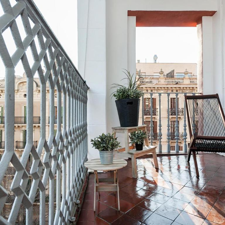 Beautiful apartment with terrace in Barcelona - Two-Bedroom Apartment - 30