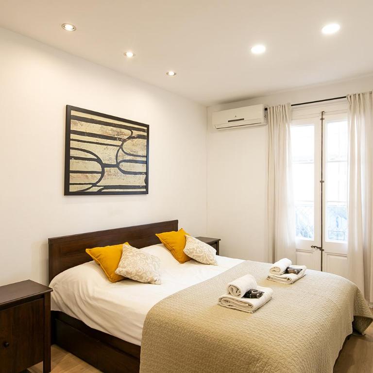 Beautiful apartment with terrace in Barcelona - Two-Bedroom Apartment - 14