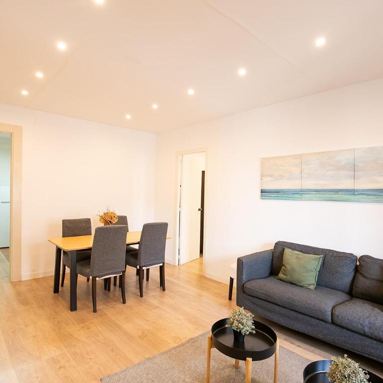 Beautiful apartment with terrace in Barcelona - Two-Bedroom Apartment - 7