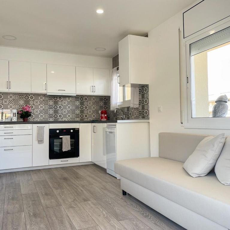 Palm Beach by Unik Vacation - Two-Bedroom Apartment - 3