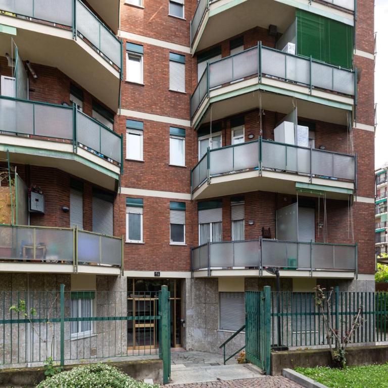 GuestHost - Lorenteggio-Piazza Frattini Balcony Apartment - Monolocale con Balcone - 23
