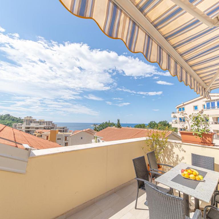 Petrovac Bay Apartments - Three-Bedroom Apartment with Sea View - 18