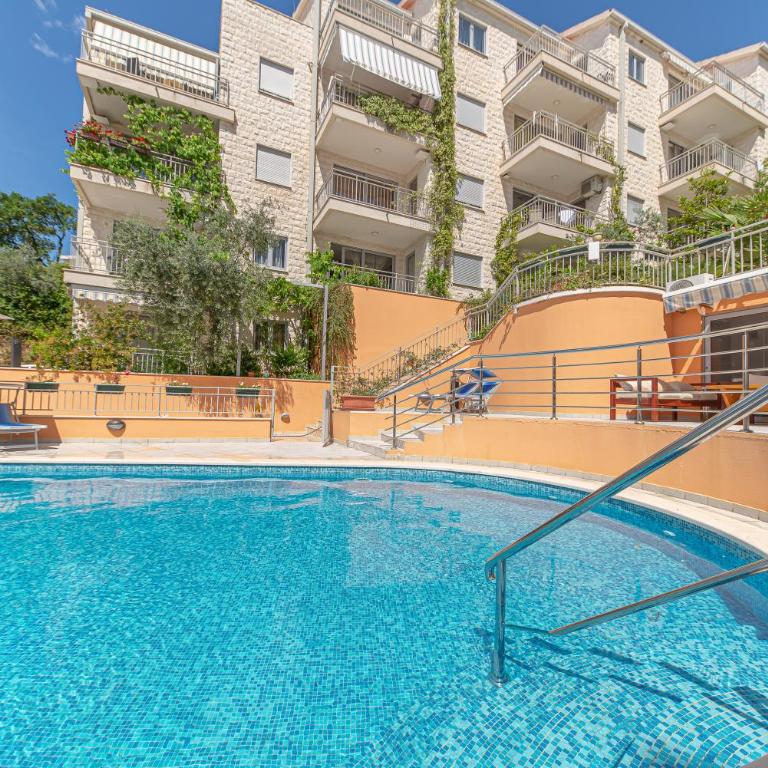 Petrovac Bay Apartments - Three-Bedroom Apartment with Sea View - 25