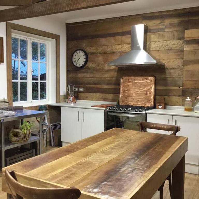 Espectacular Casa Histórica Frente Lago Llanquihue - Four-Bedroom House - 20