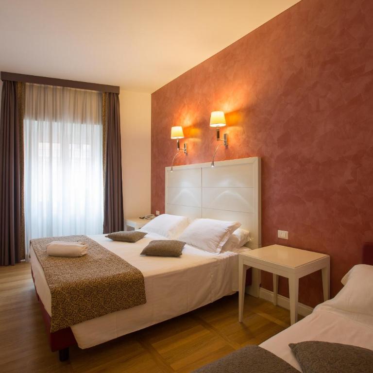 Floris Hotel - Camera Tripla Superior - 2