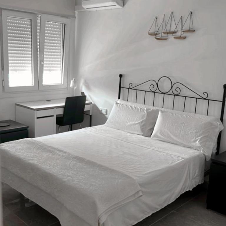 Precioso dormitorio en el centro de Torremolinos - Habitación Doble - 4