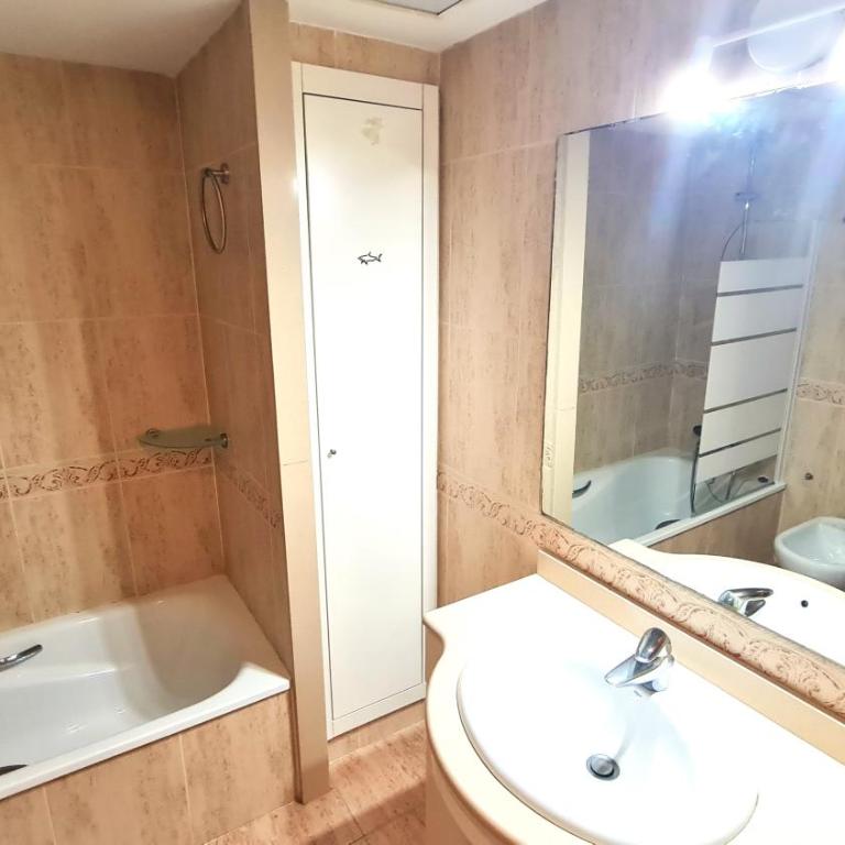 BEACH VALENCIA LUXURY D15-9 Apartment with terrace and sea views with two rooms - Two-Bedroom Apartment - 13