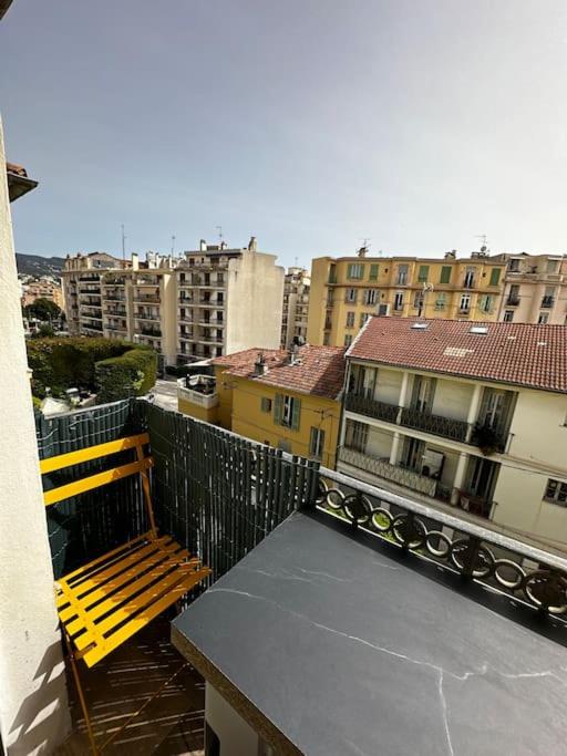 Chic Renovated Home - Nice Libération - Entire 2BR 2BA Apartment or Private Rooms with Private Bathrooms - AC and Garage on request - Appartement 2 Chambres - 50