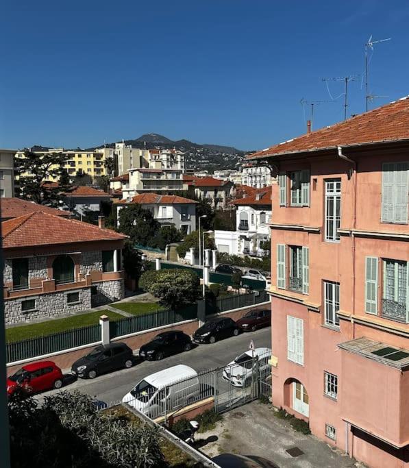 Chic Renovated Home - Nice Libération - Entire 2BR 2BA Apartment or Private Rooms with Private Bathrooms - AC and Garage on request - Appartement 2 Chambres - 24
