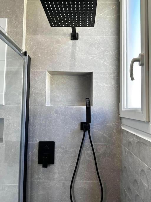 Chic Renovated Home - Nice Libération - Entire 2BR 2BA Apartment or Private Rooms with Private Bathrooms - AC and Garage on request - Appartement 2 Chambres - 48