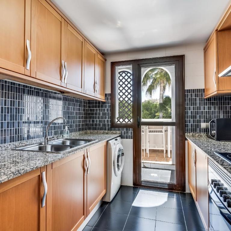 Heerlijk Appartement Met Uitzicht Op Het Zwembad - Dichtbij het Strand - Apartment - 14