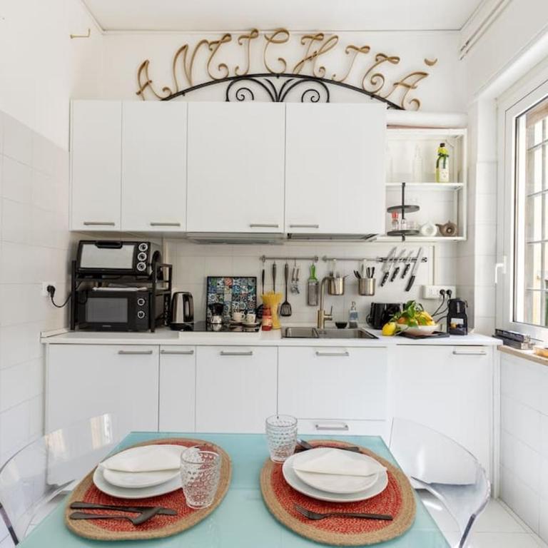 Luxurious home of the antiquarian at Spanish Steps - Appartamento Superior con 2 Camere da Letto - 2