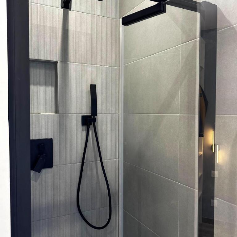 Chic Renovated Home - Nice Libération - Entire 2BR 2BA Apartment or Private Rooms with Private Bathrooms - AC and Garage on request - Appartement 2 Chambres - 8