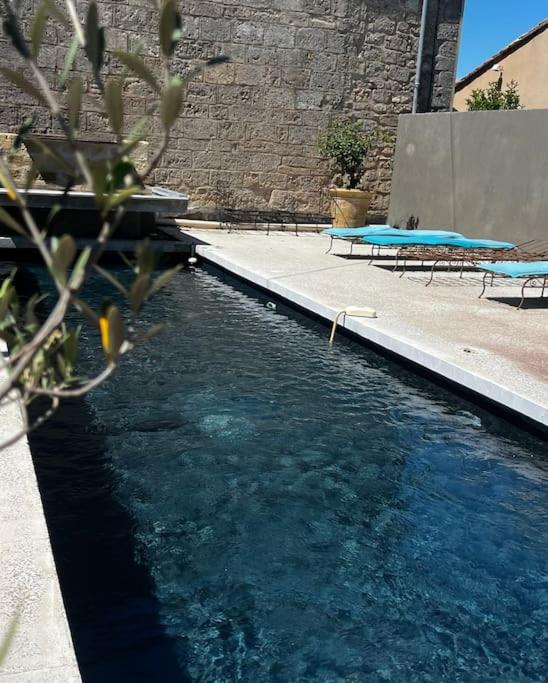 Grand loft proche du centre avec jardin et piscine - Villa - 18